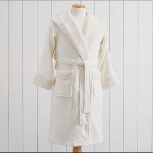 Brand New L Pottery Barn Teddy Faux Fur Trim Robe!